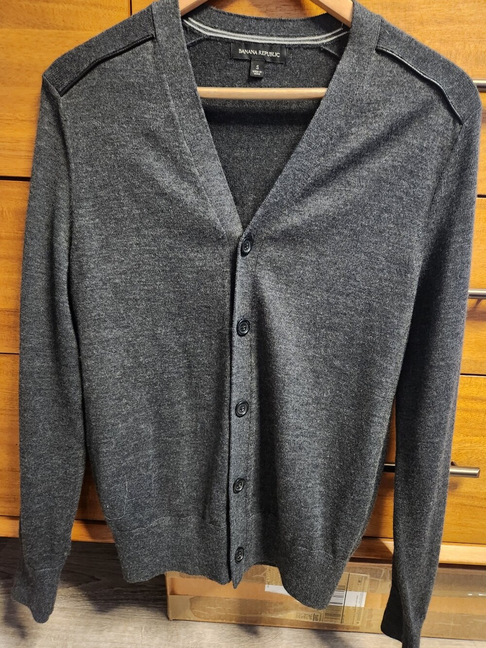BANANA REPUBLIC Merino Wool Blend Modern Cardigan in charcoal gray size Small